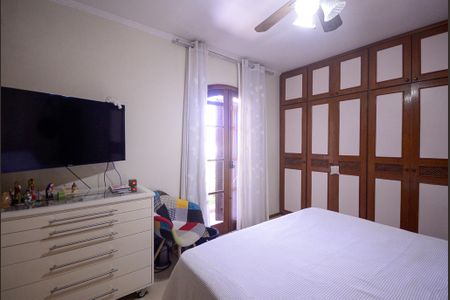 Casa à venda com 289m², 3 quartos e 6 vagasQuarto 2