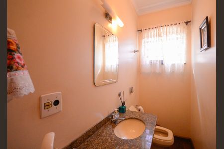 Casa à venda com 289m², 3 quartos e 6 vagasLavabo