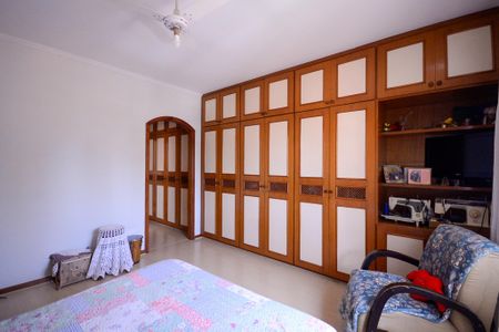 Casa à venda com 289m², 3 quartos e 6 vagasSuite