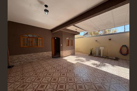 Casa à venda com 183m², 4 quartos e 2 vagasGaragem