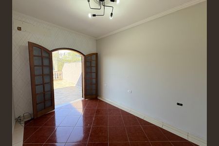 Casa à venda com 183m², 4 quartos e 2 vagasSuíte