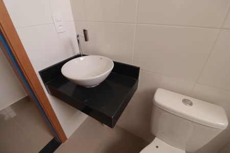 Apartamento à venda com 52m², 2 quartos e 1 vaga Apartamento à venda com 52m², 2 quartos e 1 vagaBanheiro Social