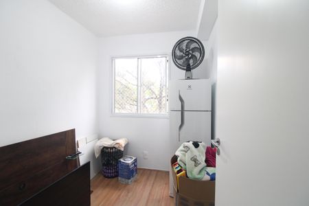 Quarto 2 de apartamento para alugar com 2 quartos, 34m² em Jardim Itacolomi, São Paulo