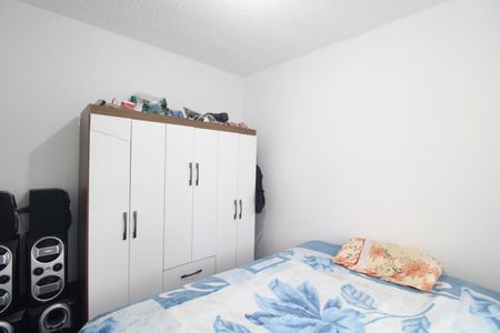 Quarto 1 de apartamento para alugar com 2 quartos, 34m² em Jardim Itacolomi, São Paulo