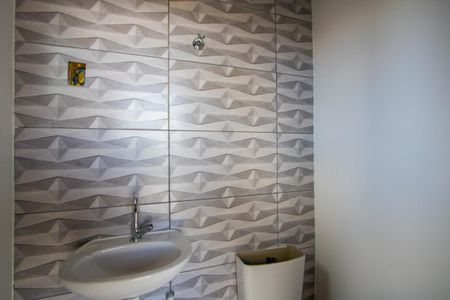 Casa à venda com 93m², 2 quartos e 2 vagasBanheiro de Serviço