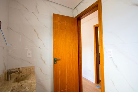 Casa à venda com 93m², 2 quartos e 2 vagasBanheiro da Suíte 2