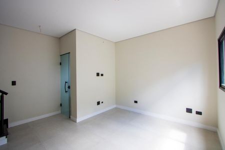 Casa à venda com 93m², 2 quartos e 2 vagasSala