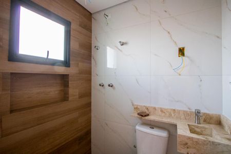 Casa à venda com 93m², 2 quartos e 2 vagasBanheiro da Suíte