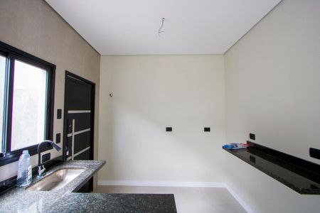 Casa à venda com 93m², 2 quartos e 2 vagasCozinha