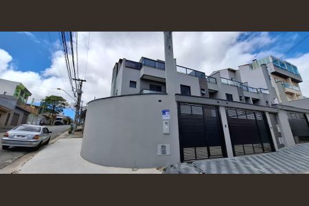 Casa à venda com 93m², 2 quartos e 2 vagasFachada