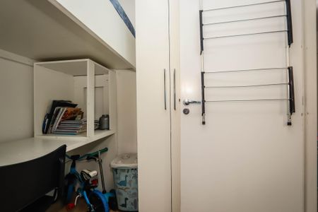 Quarto 2 de apartamento à venda com 2 quartos, 34m² em Jardim Miriam, São Paulo