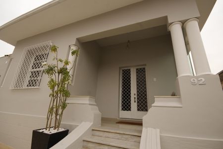 Casa à venda com 248m², 5 quartos e 4 vagasFachada