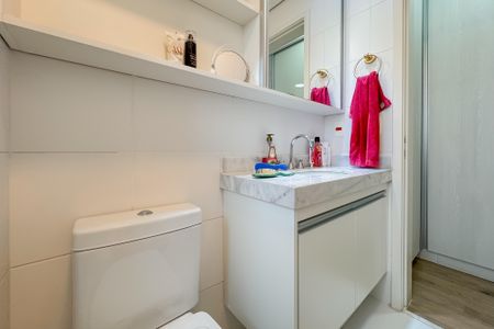 Apartamento à venda com 75m², 2 quartos e 2 vagasBanheiro da Suíte
