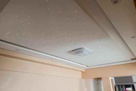 Apartamento à venda com 75m², 2 quartos e 2 vagasIluminação - Sala