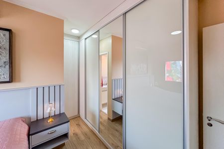 Apartamento à venda com 75m², 2 quartos e 2 vagasSuíte - Armários