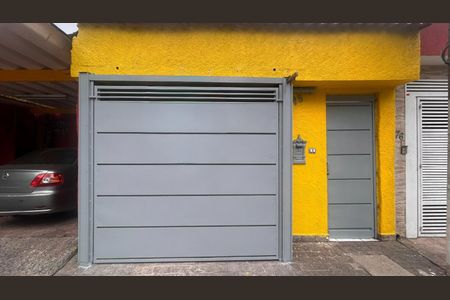 Casa à venda com 80m², 2 quartos e 1 vaga Casa à venda com 80m², 2 quartos e 1 vagaFachada