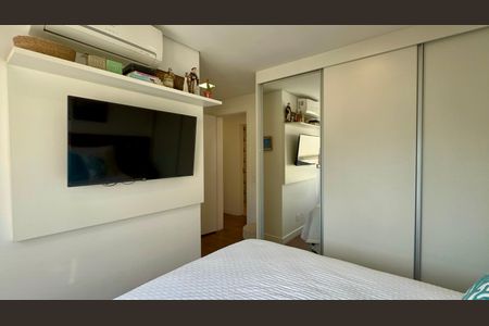 Apartamento à venda com 80m², 2 quartos e 2 vagas Apartamento à venda com 80m², 2 quartos e 2 vagasSuíte
