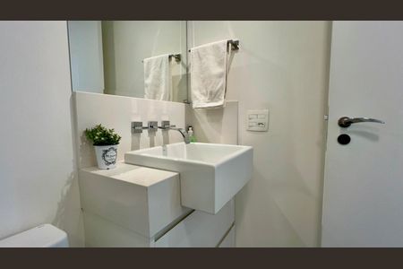 Apartamento à venda com 80m², 2 quartos e 2 vagas Apartamento à venda com 80m², 2 quartos e 2 vagasBanheiro