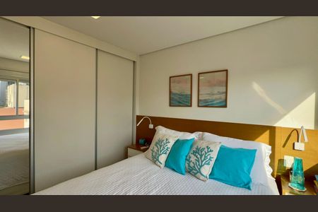 Apartamento à venda com 80m², 2 quartos e 2 vagas Apartamento à venda com 80m², 2 quartos e 2 vagasSuíte
