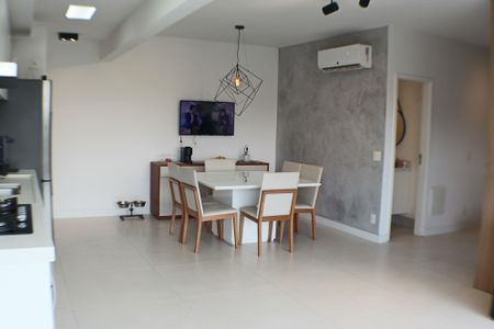 Apartamento à venda com 90m², 2 quartos e 2 vagasSala