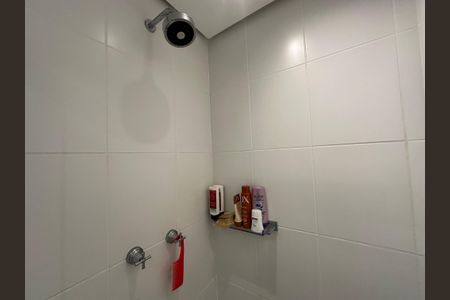 Apartamento à venda com 90m², 2 quartos e 2 vagas Apartamento à venda com 90m², 2 quartos e 2 vagasBanheiro da Suíte