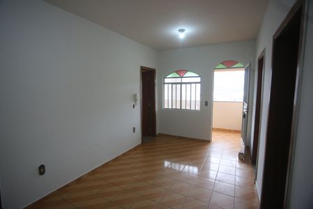Sala de casa para alugar com 2 quartos, 70m² em Palmeiras, Belo Horizonte