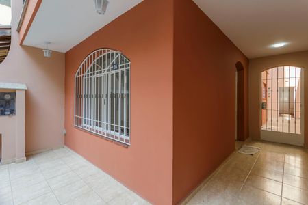 Casa de condomínio para alugar com 150m², 3 quartos e 2 vagasEntrada