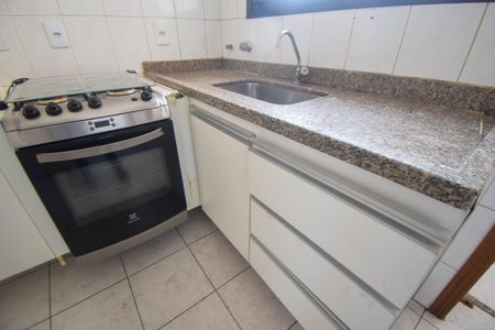 Apartamento à venda com 77m², 2 quartos e 2 vagasCozinha
