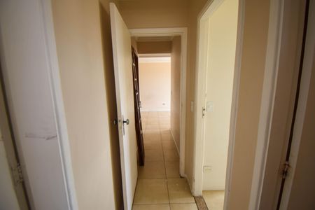 Apartamento à venda com 77m², 2 quartos e 2 vagasCorredor