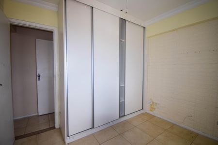 Apartamento à venda com 77m², 2 quartos e 2 vagasQuarto 2