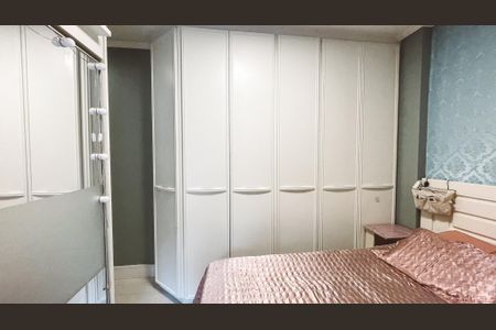 Apartamento à venda com 180m², 4 quartos e 2 vagas Apartamento à venda com 180m², 4 quartos e 2 vagasSuíte
