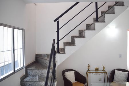 Escada de casa à venda com 3 quartos, 170m² em Penha de França, São Paulo