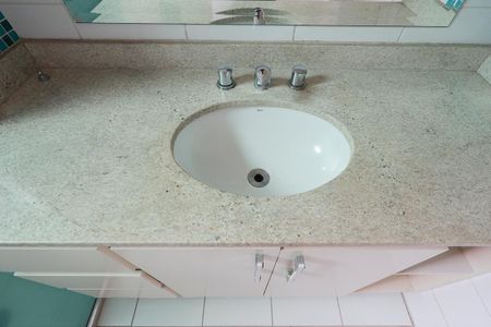 Apartamento à venda com 142m², 3 quartos e 2 vagasBanheiro da suíte 1