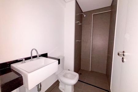 Banheiro de kitnet/studio para alugar com 1 quarto, 20m² em Cerqueira César, São Paulo
