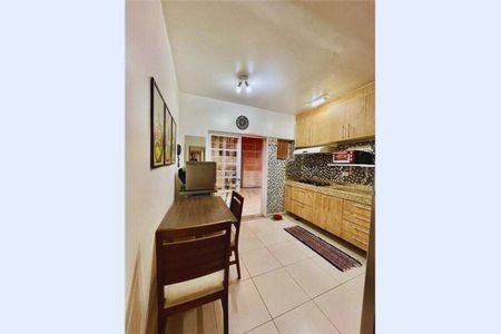 Casa à venda com 185m², 4 quartos e 3 vagas Casa à venda com 185m², 4 quartos e 3 vagasFoto 04