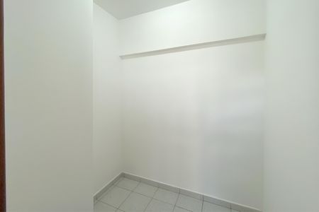 Apartamento à venda com 102m², 3 quartos e 2 vagas Apartamento à venda com 102m², 3 quartos e 2 vagasQuarto de Serviço