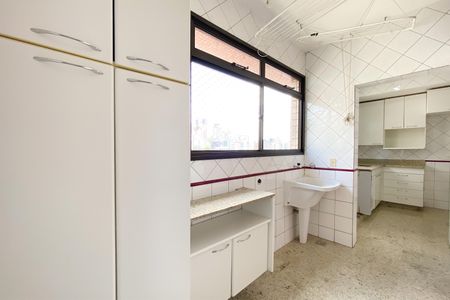 Apartamento à venda com 102m², 3 quartos e 2 vagas Apartamento à venda com 102m², 3 quartos e 2 vagasÁrea de Serviço