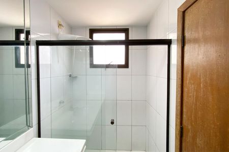 Apartamento à venda com 102m², 3 quartos e 2 vagas Apartamento à venda com 102m², 3 quartos e 2 vagasBanheiro da Suíte