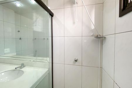 Apartamento à venda com 102m², 3 quartos e 2 vagas Apartamento à venda com 102m², 3 quartos e 2 vagasBanheiro da Suíte