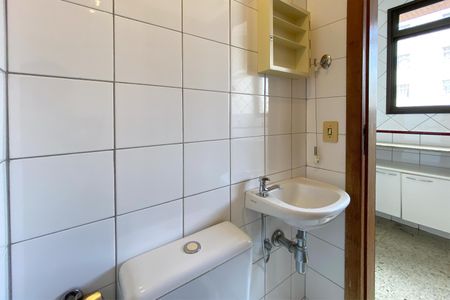 Apartamento à venda com 102m², 3 quartos e 2 vagas Apartamento à venda com 102m², 3 quartos e 2 vagasBanheiro de Serviço
