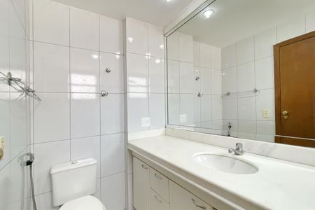 Apartamento à venda com 102m², 3 quartos e 2 vagas Apartamento à venda com 102m², 3 quartos e 2 vagasBanheiro da Suíte