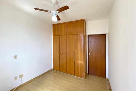 Apartamento à venda com 102m², 3 quartos e 2 vagas Apartamento à venda com 102m², 3 quartos e 2 vagasQuarto 2