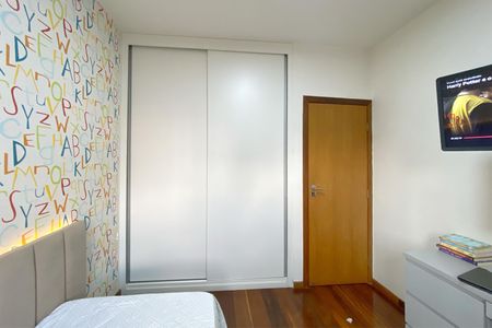 Apartamento à venda com 106m², 3 quartos e 2 vagasQuarto 2