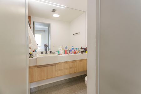 Apartamento à venda com 51m², 2 quartos e 1 vaga Apartamento à venda com 51m², 2 quartos e 1 vagaBanheiro da Suíte