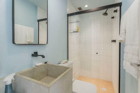 Apartamento à venda com 51m², 2 quartos e 1 vaga Apartamento à venda com 51m², 2 quartos e 1 vagaBanheiro Social