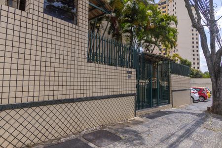 Apartamento à venda com 72m², 2 quartos e 1 vaga Apartamento à venda com 72m², 2 quartos e 1 vagaFachada