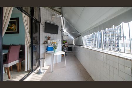 Apartamento à venda com 94m², 3 quartos e sem vagaVaranda