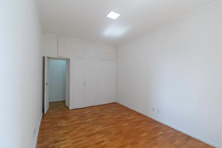 Apartamento à venda com 247m², 4 quartos e 2 vagasQuarto 2