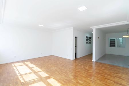 Apartamento à venda com 247m², 4 quartos e 2 vagasSala