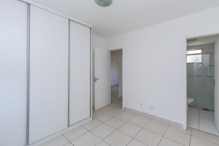 Apartamento à venda com 75m², 3 quartos e 2 vagasSuíte